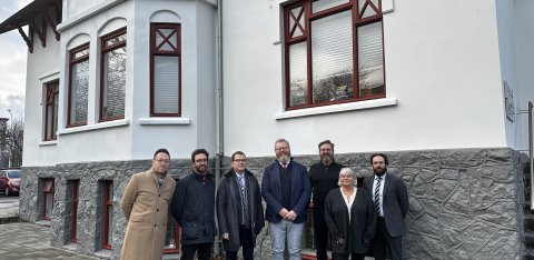 Fundargestir. Frá vinstri: Karl Kvaran arkitekt hjá SP(R)INT STUDIO, Renaud Durville menningarfulltrúi Franska sendiráðsins, Guillaume Bazard sendiherra Frakklands, Rúnar Leifsson forstöðumaður Minjastofnunar Íslands, Þór Hjaltalín sviðstjóri Minjavarða, Agnes Stefánsdóttir sviðstjóri Rannsóknar- og miðlunarsviðs og Gísli Óskarsson sviðstjóri lögfræðisviðs.